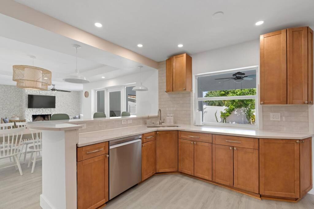 Waterfront-Heated Pool-Mini Golf-Game Room-2Mi Beach Fort Lauderdale Eksteriør billede